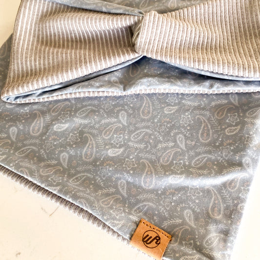 Paisley Duskt and Gray Strip Koozie Set
