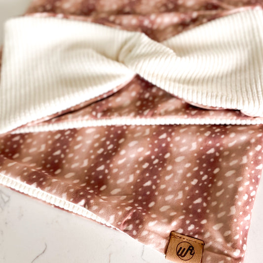 Fawn Print and Ivory Koozie Set